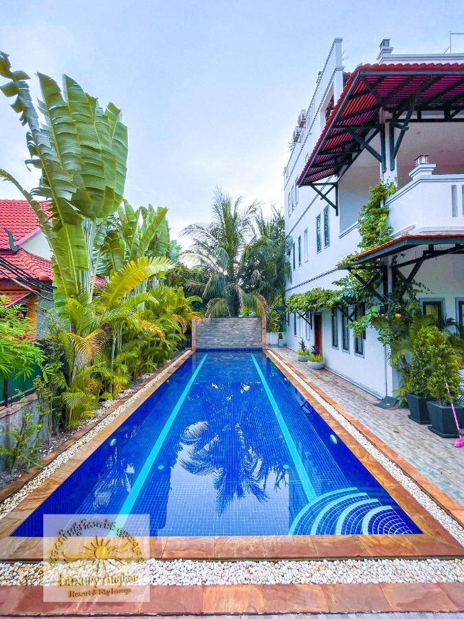 Luxury Angkor Resort & Sky Lounge Сием Реап Екстериор снимка